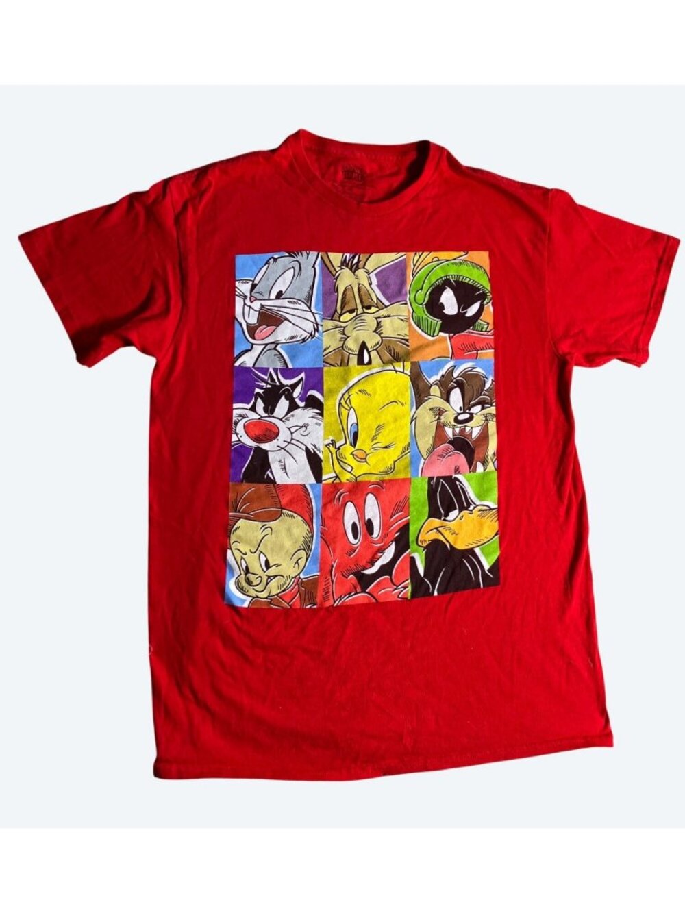 Looney Tunes Red T-Shirt With Character Grid Design Size M 100% Cotton